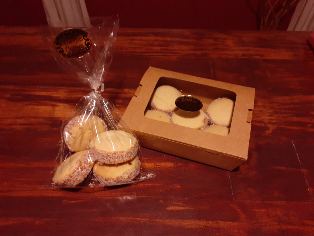 floreslett's tweet photo. Me suspendieron del trabajo y no me alcanza el dinero, estoy haciendo alfajores, por favor ayúdame con un RT.
ALFAJORES DE MAICENA
BOLSA 4 UNID. $1500.
CAJA 5 UNID. $2000.
POR KILO $10000
(COMPRAS SOBRE $10000 DESPACHO GRATIS ÑUÑOA) https://t.co/w8oHUnp17N