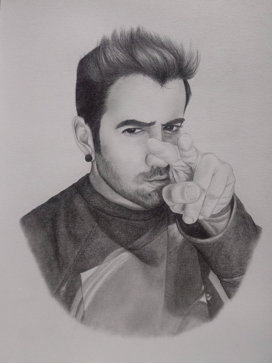 KialexS's tweet photo. Dibujando a mi calvo favorito 💕 
Retrato a escalas de grises
Espero que les guste mi trabajo hecho con mucho cariño ^^

Para más contenido pueden visitar mi instagram

#auronplay #calvo #Karmaland4 #retrato #drawing #draw #Pencildrawing #YouTubers #sketchbook #artist #Fanarts https://t.co/yeCeNEiOnA