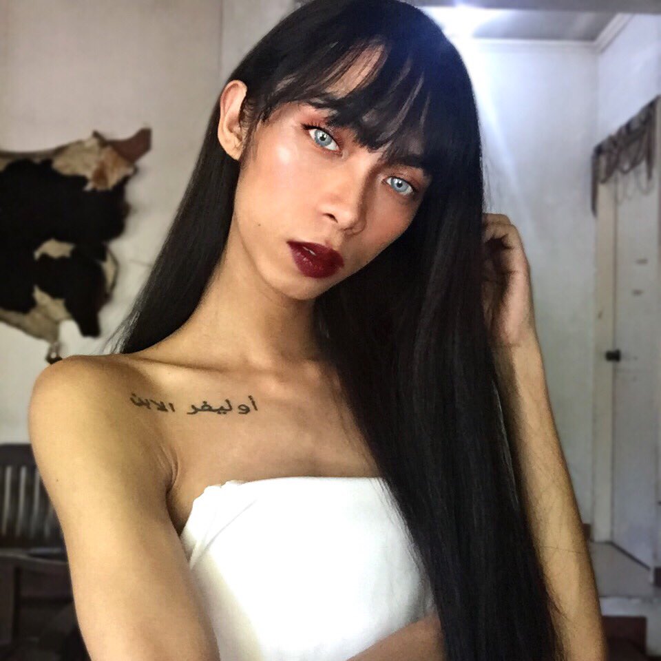 xoxobadgaljade's tweet photo. Summer bangs are a regret! 🔥❔🥵 #FullBangs #Bangs https://t.co/kAccgE4D7l