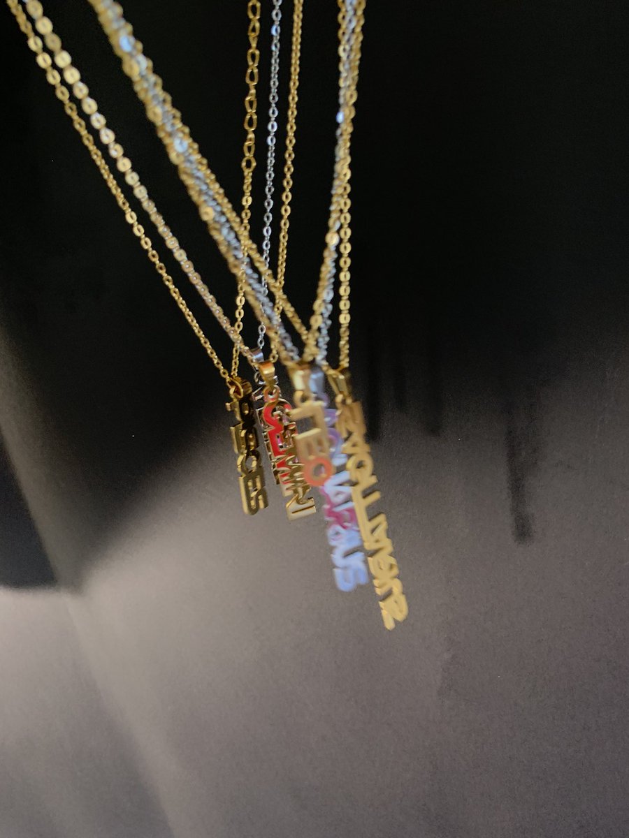 thekeycollect1's tweet photo. Order your vertical zodiac necklaces today 😍 they are high quality sterling silver &amp; 18k gold !! Adjustable and pairs well with other necklaces ✨ shop now by clicking the link attached to our bio !  #bykeyemonie #zodiacnecklace #verticalnecklace https://t.co/eWBCnQir2P