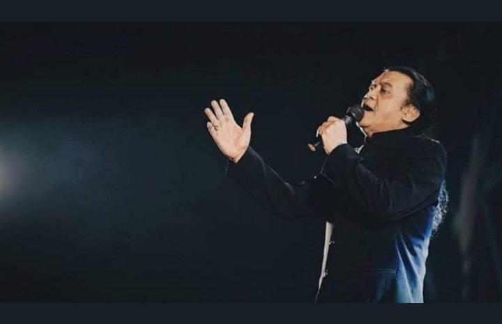 Dik, opo salah awakku iki. Kowe nganti tego blenjani janji. Rest in peace
Selamat jalan,  Didi kempot
