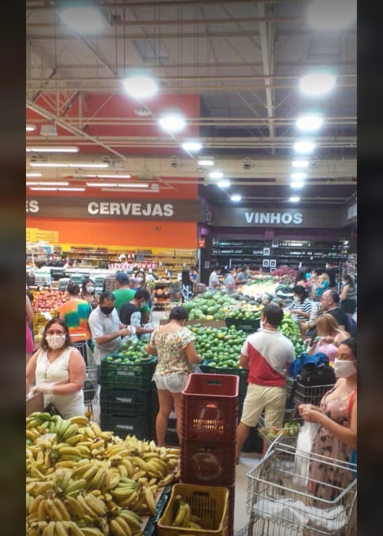 FlavianoBeta's tweet photo. @CamiloSantanaCE - Supermercados com aglomerações extremas, é necessário uma rigidez no funcionamento desse serviço. https://t.co/er6ewV8Q6J
