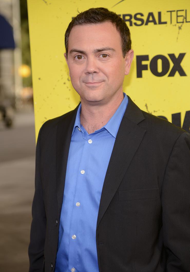 LukeTerwilliger's tweet photo. If anyone quarantine re-binge watching @nbcsvu thinks they have a @JoeLoTruglio sighting... You're wrong! Swore I saw Boyle in S1 and again in S8. Googled to confirm and to see how many other SVU appearances he had. Way off! It's @ArkinMatthew!! Mind blown. #doppelganger #SVU https://t.co/LRAKx5O4Y7