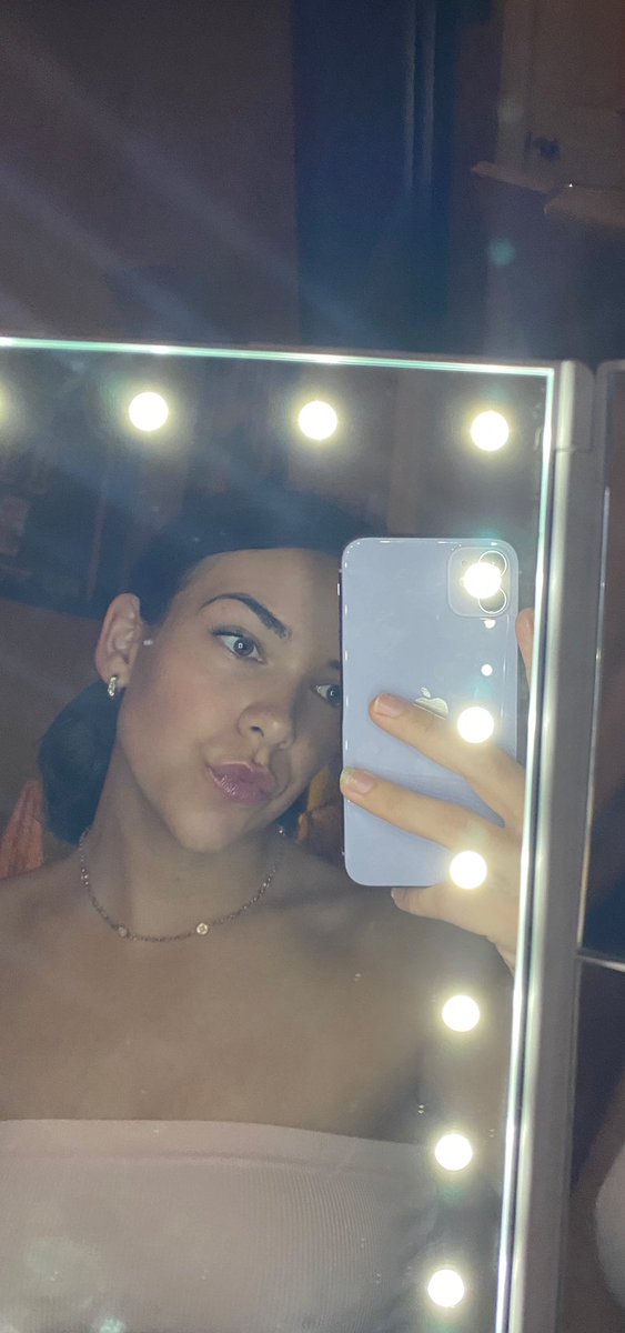 princesnicoleee's tweet photo. 🦋 https://t.co/Lb4jOEDbtJ