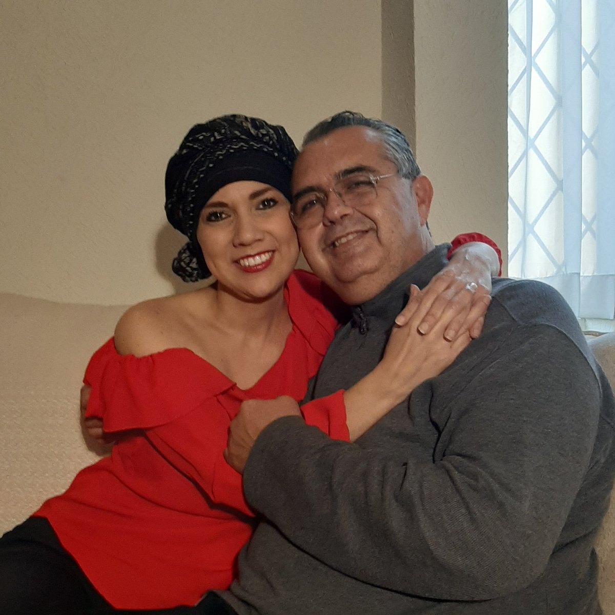 diegotrevinoa_'s tweet image. Hola!Mi familia está ofreciendo ramos de flores a $350 pesos con envío a domicilio para el día de las madres.Todo lo recaudado servirá para que mi mamá pueda seguir con su tratamiento contra el cáncer de mamáLes agradecería mucho su ayuda para poderle regalar esperanza a mi mamá!