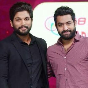 POLLTIME360's tweet photo. Ok Lets Settle This 😎

Which Mutuals Has HUGE Fan Base 

RC &amp; MB - RETWEET 🔁

AA &amp;NTR - LIKE           ❤

24 HRS  POLL ENDS IN 7:50 AM https://t.co/GID1RhNElN