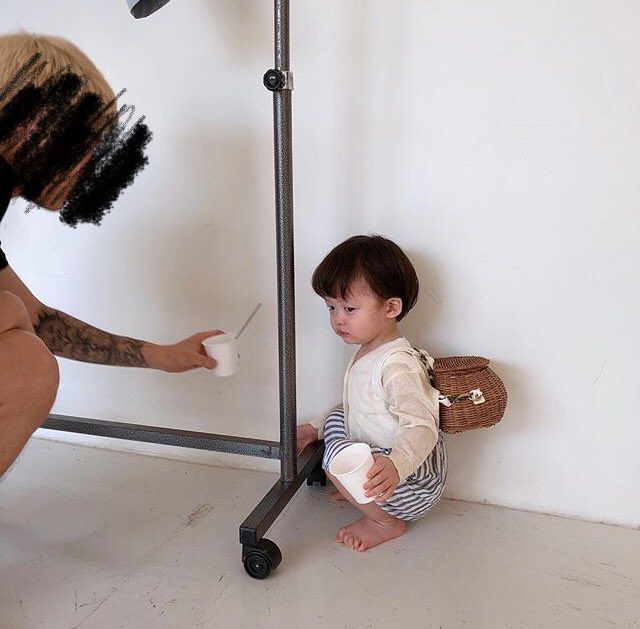 —— Octubre 2018. Durante su vivencia  del extraño fenómeno del portal sobrenatural que había afectado a la villa, (mismo donde Ken, Bronx y sus amigos Milo y Eun habían jugado Jumanji enfrentándose a un sin número de aventuras), Ken y su novio lograron +