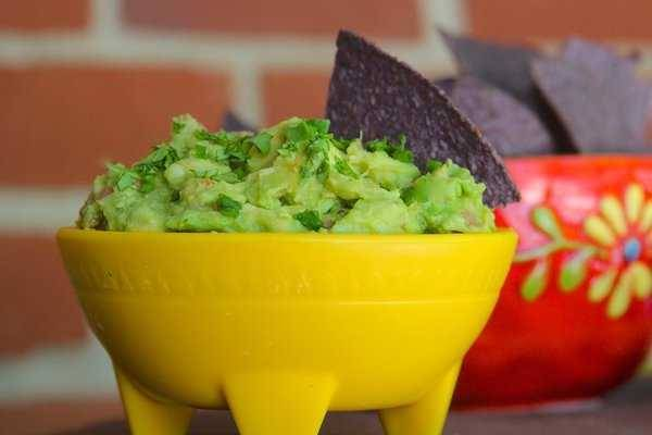 Grillocracy's tweet photo. Rich and smoky, this grilled guacamole will disappear as soon as you present it to the family on Cinco de Mayo!

https://t.co/QjLkGfzoxG

#grilledmargarita #Margarita #CincoDeMayo #stayingrillout #stayincookout #keepcalmandgrillon #staysafegrillout https://t.co/LNuMPi5wEi