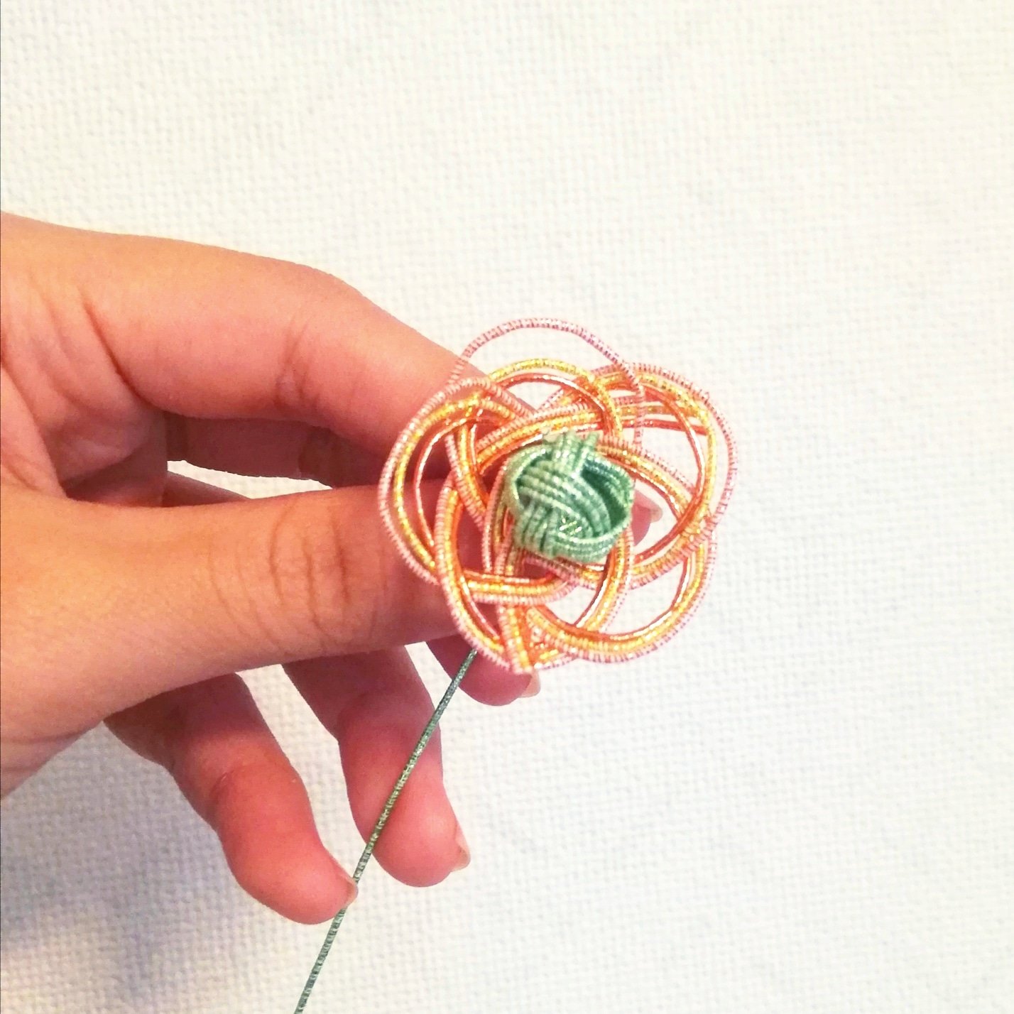 Zawara ものづくり 水引のお花 五角結びと菜の花結びで今回は作りました Superflyのライブ映像聴きながら作るのとってもはかどります 水引 水引アクセサリー ハンドメイド 手芸 手芸好きな人と繋がりたい おうち時間 T Co Lfjj1gnsbp