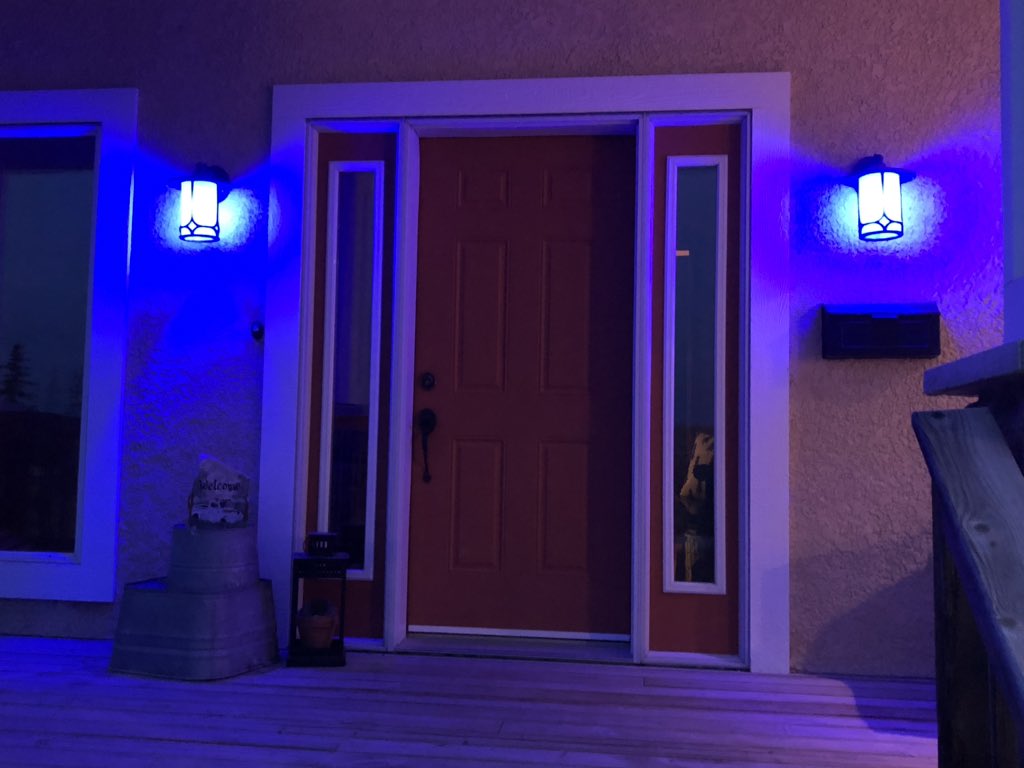 In support of health-care staff, first responders and essential workers. #healthcareheroesmb #stayinghomeforyou #bluelight #covid19canada