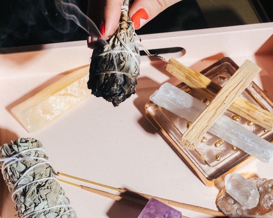 theBloomi's tweet image. Have you started your #Bloomi '30 Days of Pleasure Challenge' yet? It's time to re-invent your sexual world. ⁣
⁣
✨OUR WEEK 1 TASK:⠀⠀⠀⠀⁣
⁣⠀⠀⠀⠀⠀⠀⠀⠀⠀⁣⁣⠀⠀⠀⠀⠀⠀⠀⠀⠀⁣
Create a sacred space for yourself in a private place in the