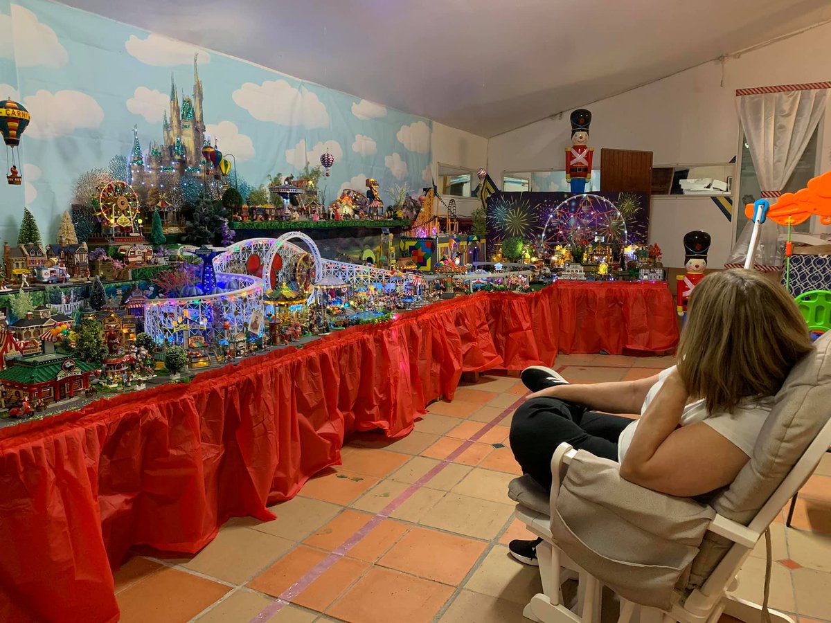 Jaythebard's tweet image. My mom just finished her spring mini village. If you could share this and retweet it out it would mean the world to show how creative my mom is and showcase her work!