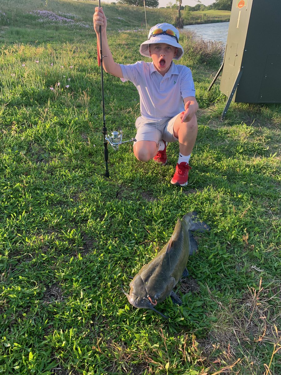 RichardLZulick's tweet photo. A hot windy day @MaridoeGolfClub but we had success on the water! #caughtthekingcat #firstbass #fishing @TeamZulick https://t.co/bJo6ovXYru