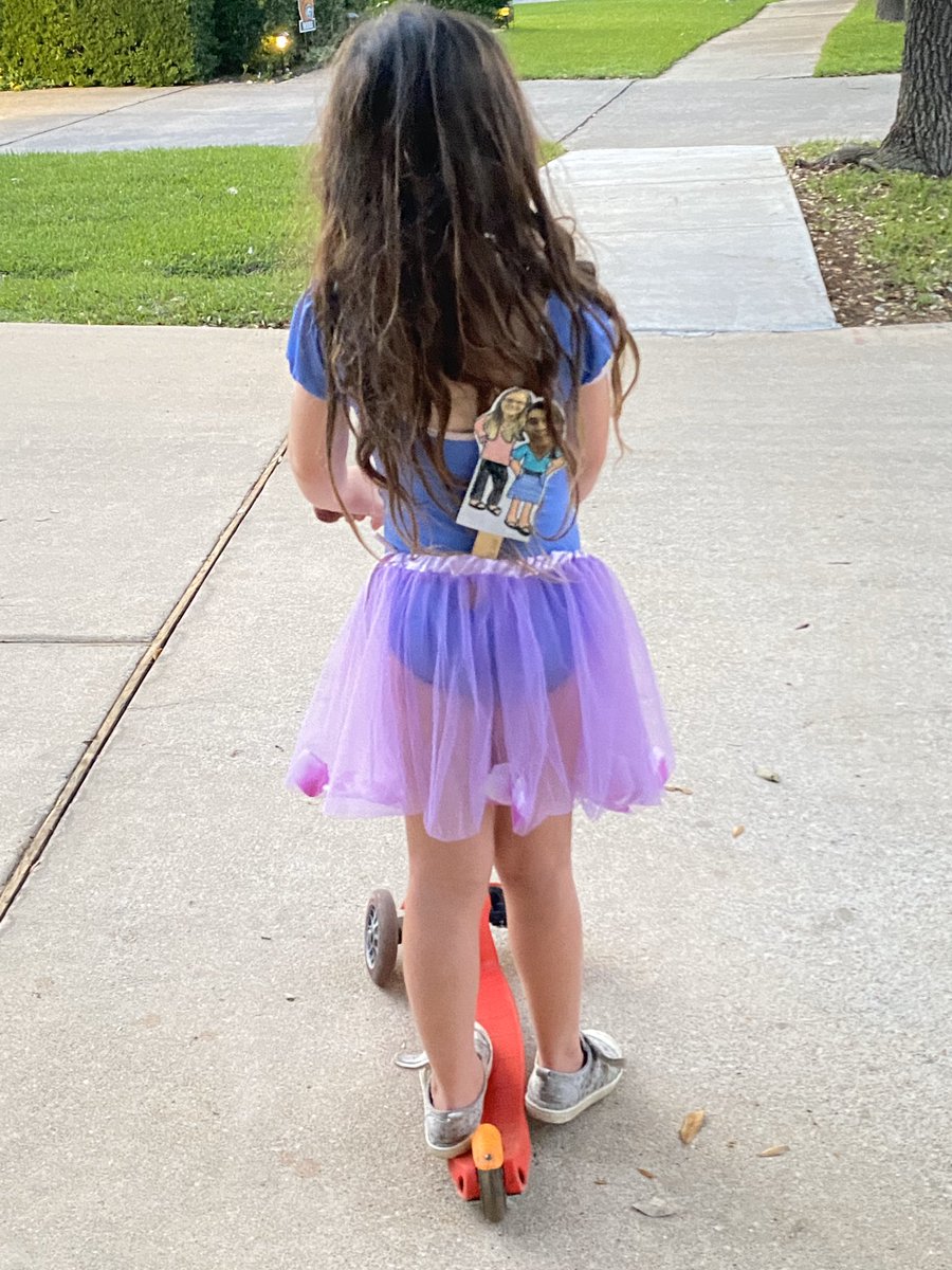 hellokaylasmith's tweet photo. Love being with these kids even if I’m only 2 dimensional (flat version was cheaper to mail📬 “Take advantage of every opportunity in life. Don't let them pass you by.” @Village_Elem @GeorgetownISD #goodthingsGISD #myGISDstory https://t.co/fXrFcCZBiY