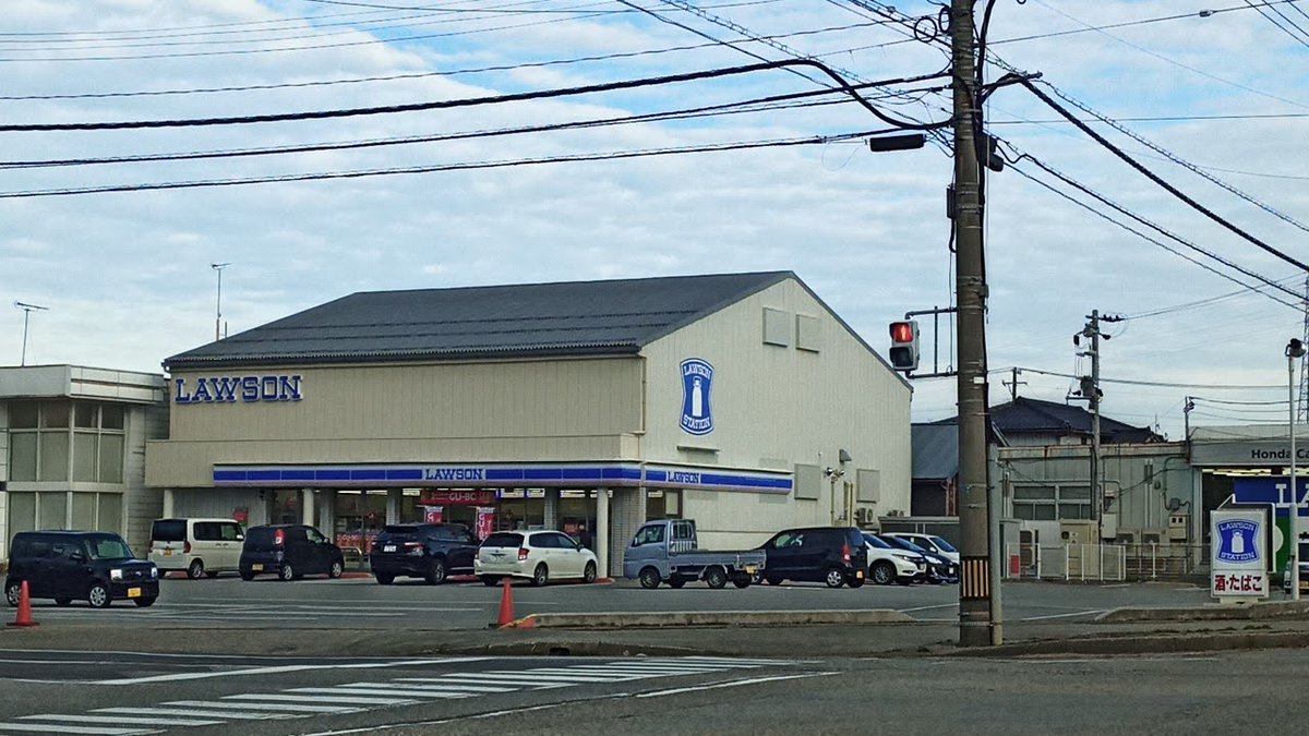 里ちゅーんchannel On Twitter 田舎のローソン 駐車場広いだけじゃなく店舗が巨大