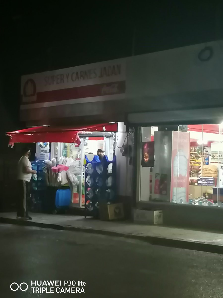 AlejandroFlor35's tweet photo. @CICsal @mrikelme @manolojim @PCSaltillo @policiasaltillo Abarrotes Jadan sigue operando con todas las faltas a las normatividades impuestas por el gobierno de Coahuila. Si el mismo dueño no lo usa pues menos le van a importar las normas establecidas. https://t.co/uNKdz3dufm