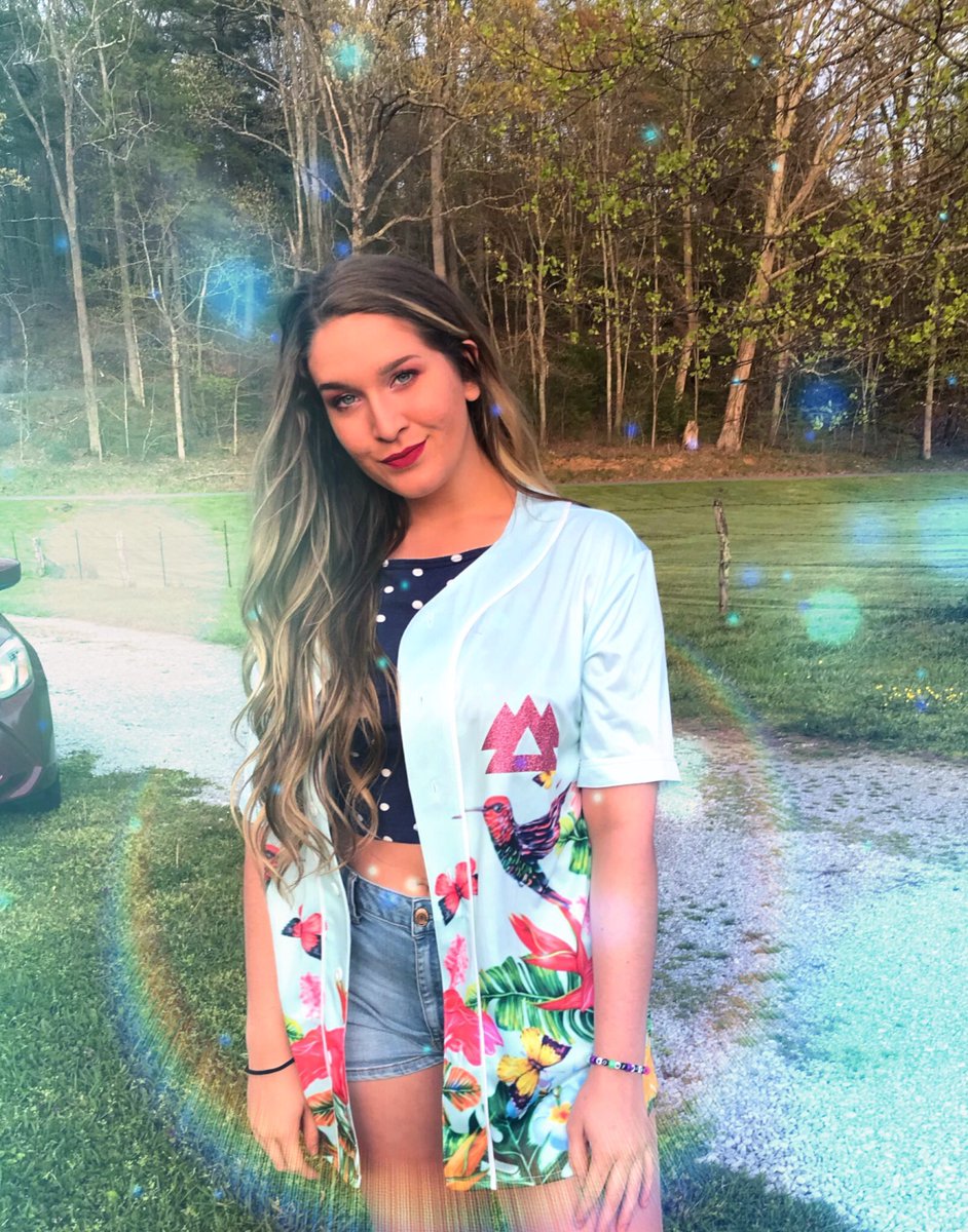 sunkissednomad's tweet photo. I just can’t get enough of this QUEEN and her jersey. Can you?! ✨🦋🌺 https://t.co/ZB3nqY0d4Z
