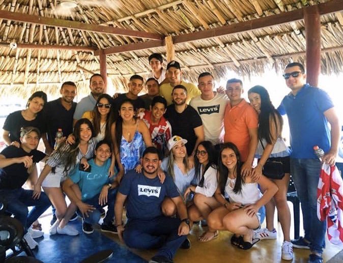 MariaLFigueroaD's tweet photo. Y me tocaron los mejores ❤️
@AlonsoJBM @cristiancpolov @gustavocastill_ @TesilloB @mafecardenasp @Maria_CamilaCM @jmnf1226 https://t.co/6sWbr0tCwY