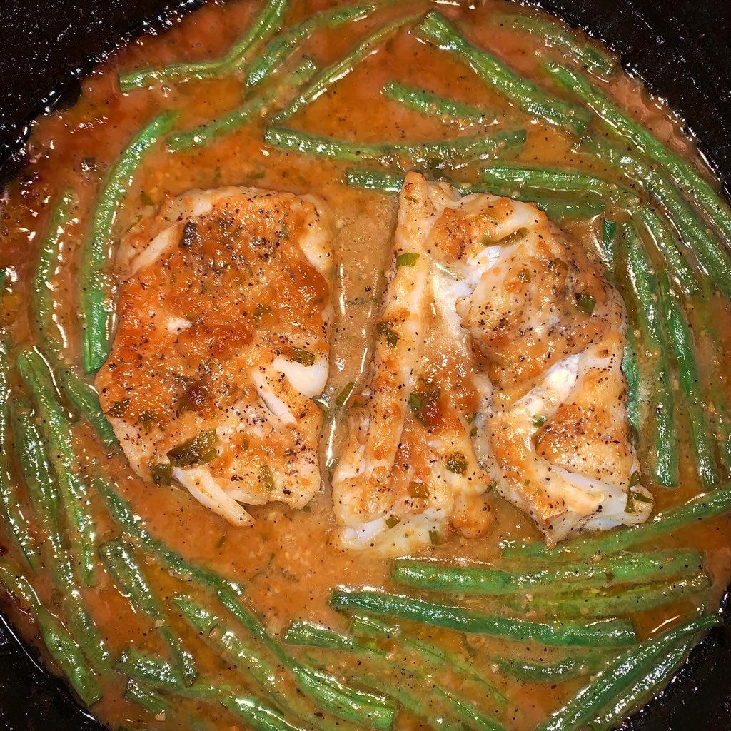 FrancesWangTV's tweet photo. Oops! Almost forgot the photo.
Served with seared scallops & rice to soak up all the sauce. What a night 😋. @chrissyteigen #CravingsCookBook https://t.co/Np2vVwUinW