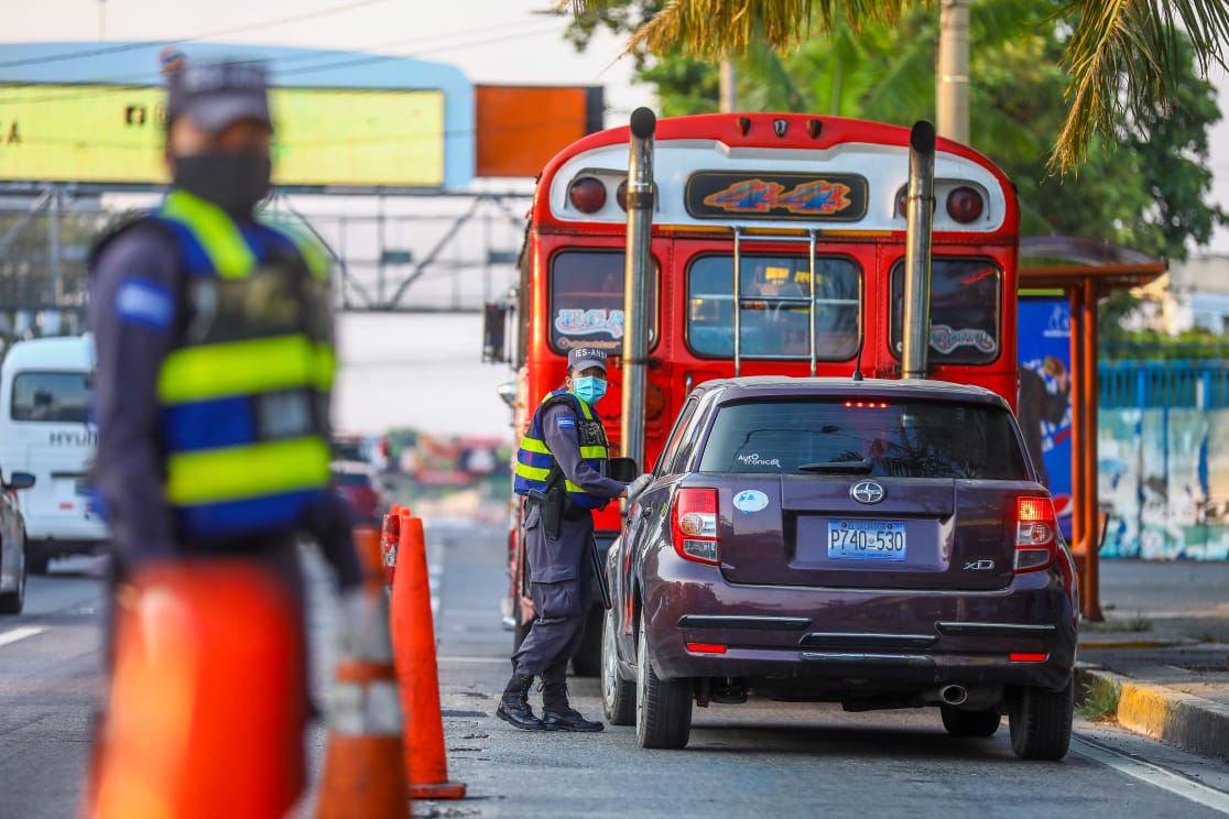 Harsh measures to stop spread of #COVID19SV taken by the Government of #ElSalvador🇸🇻 have drawn criticism by different sectors of society and the Int. community for their severity and for taking actions on the margin of legality for violating the #HumanRights of the population.