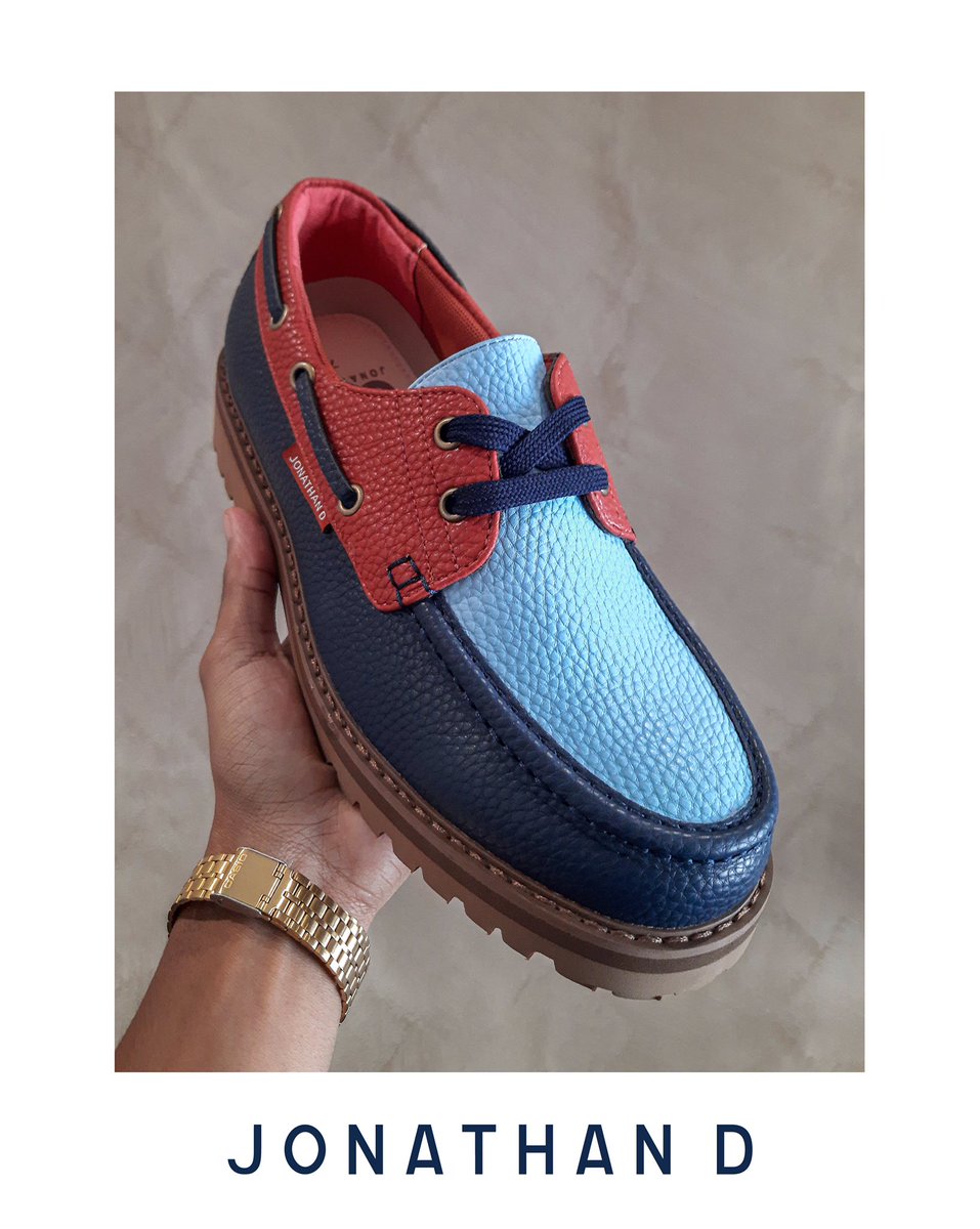 JonathanDafrica's tweet photo. • KiCK-HaND •
Powder Blue Boat Shoe.
📸 : @ntokozoxa
#JD #JonathanD #boatshoe #deckshoe #snobshot #kickass #kicks #OG #classics #dailywear #essentials #menswear #sneakerporn https://t.co/WuTSd0KZeP