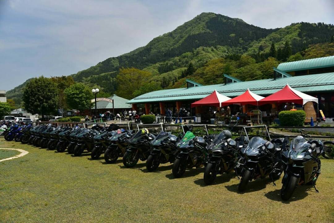 NinjaH2_HOKURIK's tweet photo. @schwarz_nine 今くらいは…自粛して大人しくしてほしいですね😔
バイク通行禁止とかになったら、どうしてくれますかね?
昨年はお邪魔しました‼️
良い思い出です😊
また…終息したら行きますよ‼️
よろしくお願いします🙇⤵️
#道志みち
#道志村
#YAEH
#H2OC https://t.co/IN50Y2f92b