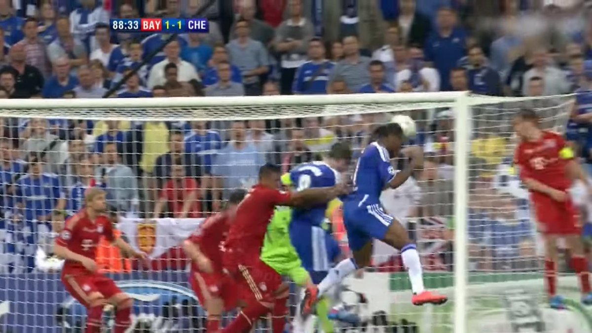 どろぐば 11 12 Uefaチャンピオンズリーグ決勝 バイエルン チェルシー戦を回顧視聴 何度観てもドログバの同点ヘッドはシビれます その後延長前半バイエルンにpkを献上し絶望 ロッベンのpk失敗で歓喜 延長戦で決着つかず Pk戦で勝利した