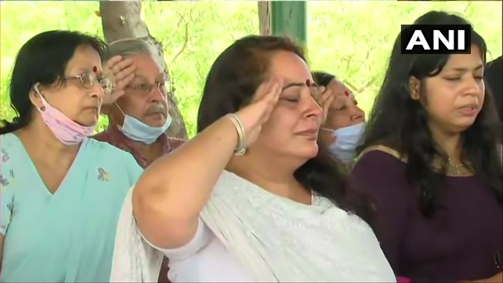 जयपुरः हंदवाड़ा में शहीद हुए कर्नल आशुतोष शर्मा को दी गई अंतिम विदाई, मुख्यमंत्री अशोक गहलोत भी पहुंचे।