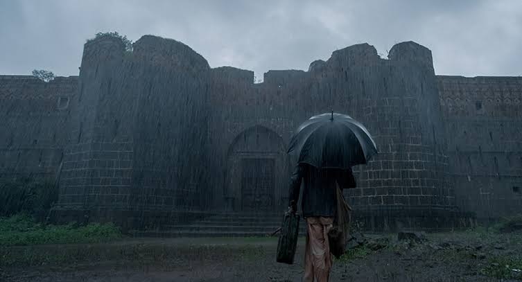 43.TUMBBAD @PrimeVideoIN Based on the core concept of greed, this period horror film is visually stunning. It took 6 years to shoot the film, bt the effort shows.The monsoon backdrop is superb.A horror story well told. @rahianil  @s0humshah  @aanandlrai  @cypplOfficialRating- 8/10