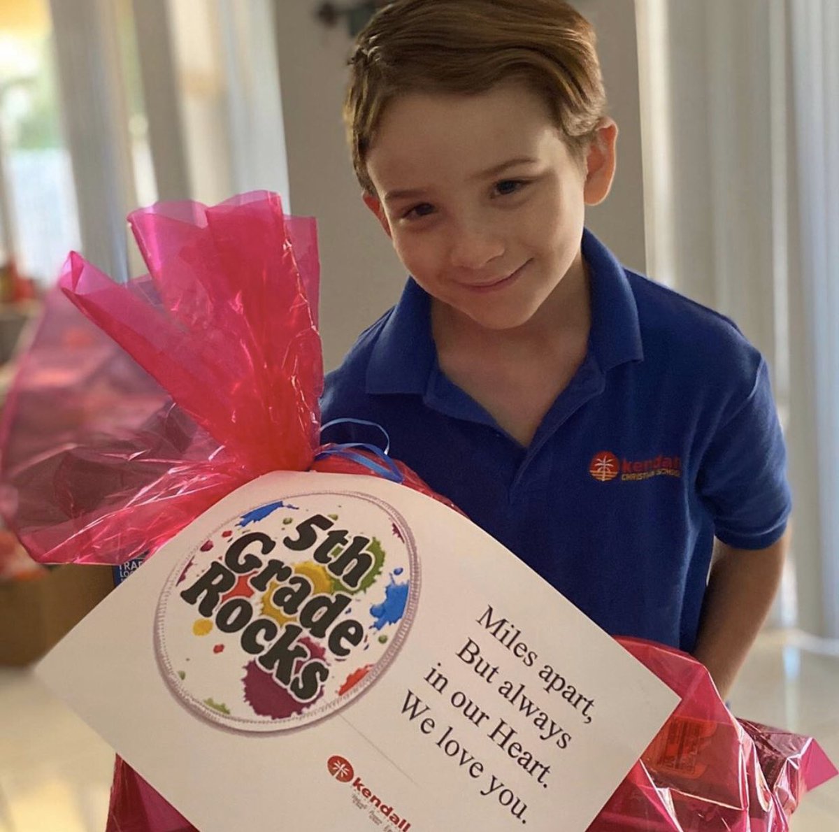 kcskendall's tweet photo. Our Knights Cafe staff surprised all our graduating fifth-graders last week with a delicious breakfast delivery for each student and their family. https://t.co/f1nOkMA9wm