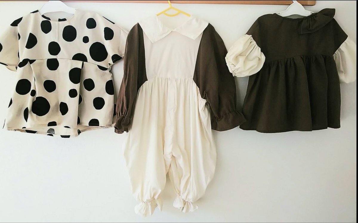 Moon バンもん １枚目の写真 娘はもう庭でプールを出して水遊びo O ２枚目の写真 嫁さんが趣味で服作りした物 庭あそび 手作り服