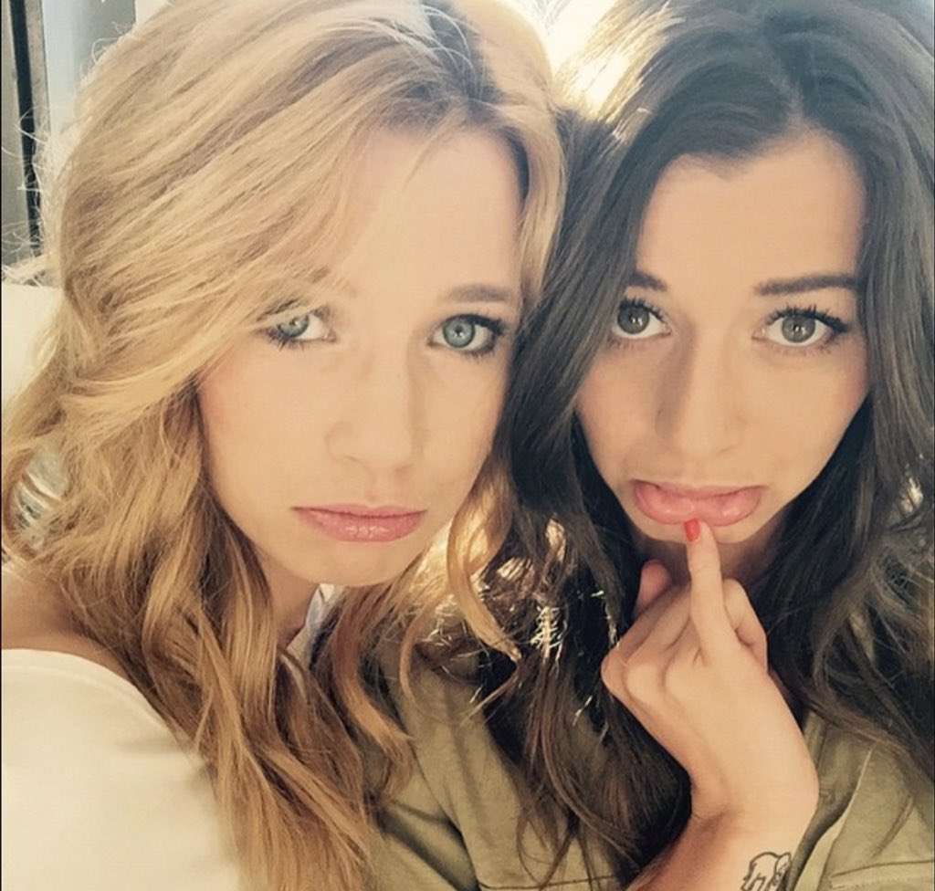 Ele0830's tweet photo. Megan × Eleanor 😇　3 https://t.co/S0ZjKG8muT