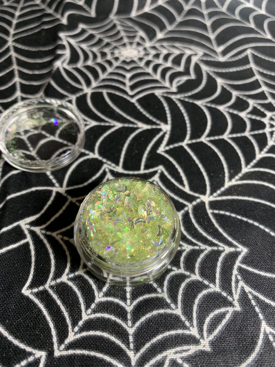 spookycosmetics's tweet photo. Luna our new glitter gel has silver moon, yellow fine glitter, and iridescent glitter 😍 we still have our 50% off going on orders 25.00 or more or 30% off orders under! https://t.co/vIDO2dig5i