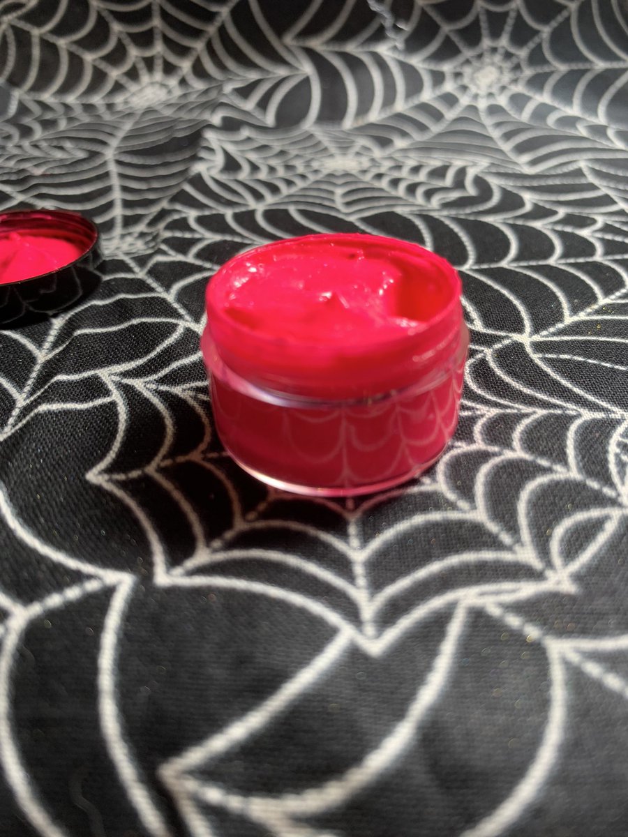 spookycosmetics's tweet photo. 3 new jelly toppers added to the site!  Sarah Sanderson, Carrie’s Blood, and Boo you whxre! https://t.co/avb4f1mTH4