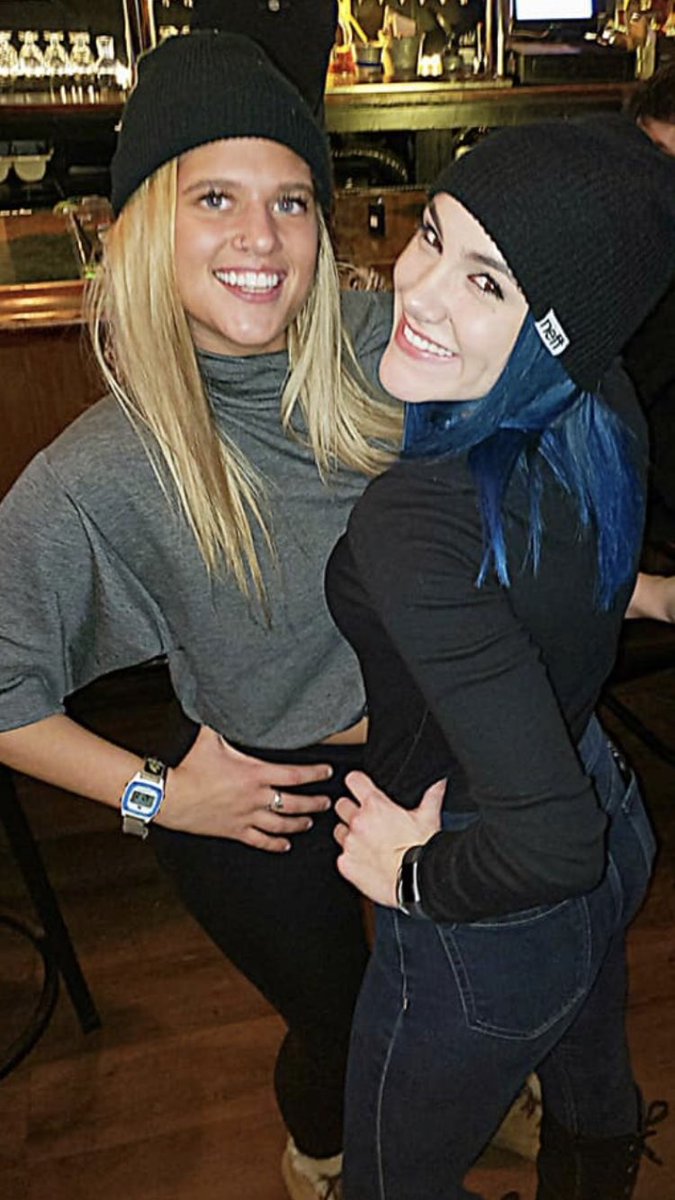 HannahRenzland's tweet image. Happy Birthday Baby Cuz... #PickleBacks @annnieeeneeey