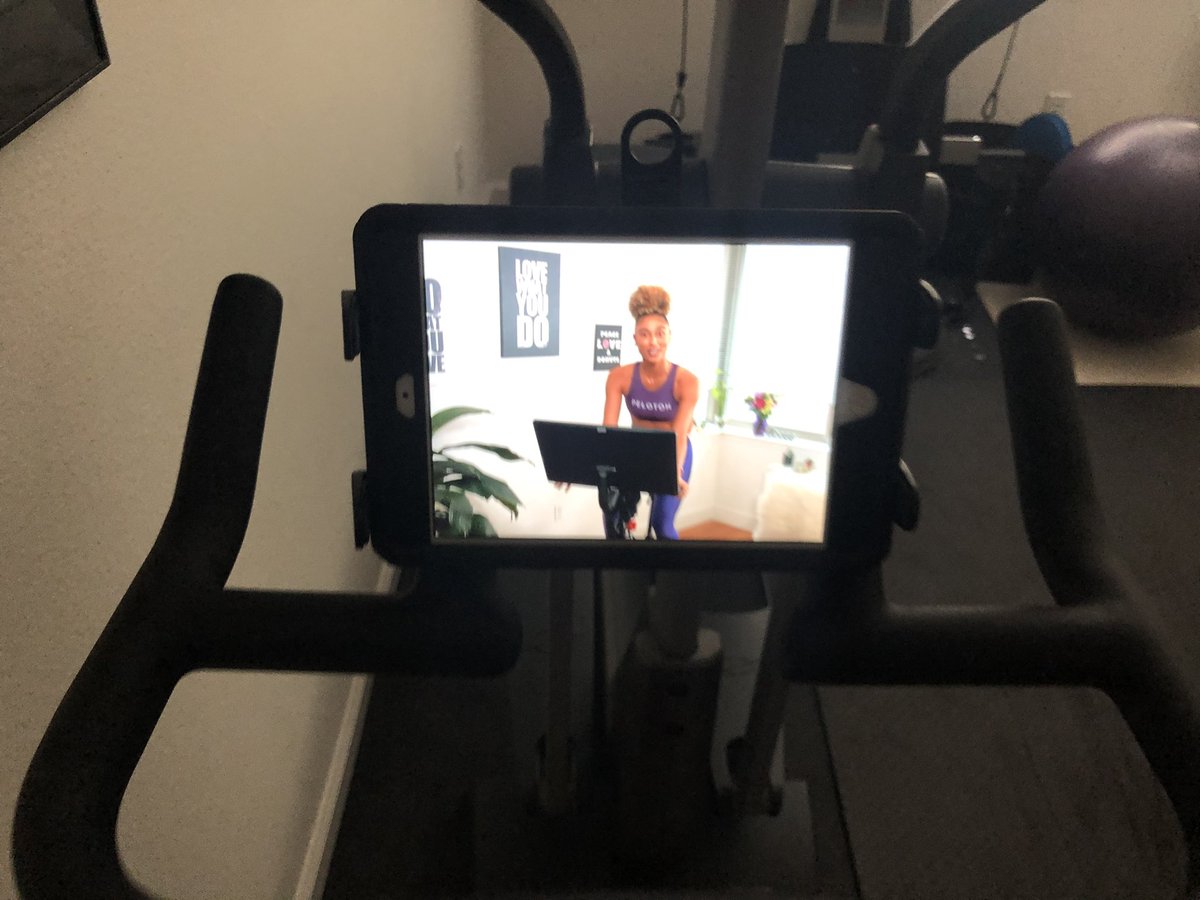 MarinellaHR's tweet photo. Day 4 of the #livemagentachallenge...a quick spin to get my cardio on #Day4 #BeYou #LiveMagenta #peletonapp #homegym https://t.co/VLfe8reeMS