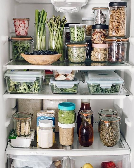 annamariee95's tweet photo. i don’t trust people with fridges like this https://t.co/Ea01QQFc5Z