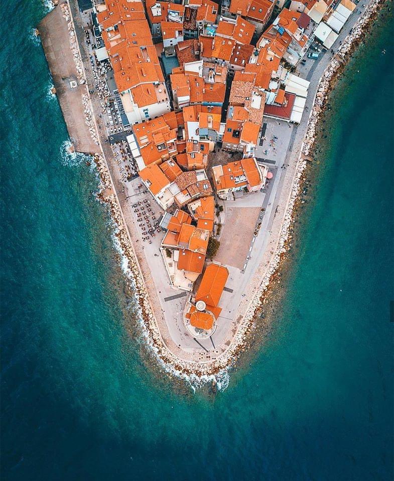 eurotashotels's tweet photo. Meet one of the most magical cities in the Mediterranean in a incredible drone shot photo! 

https://t.co/uB8BqyKkSq

#hotelpiran #piran #eurotashotels #sLOVEnia

Author: Ruben Van Vreckem https://t.co/pyVyXdSEH8