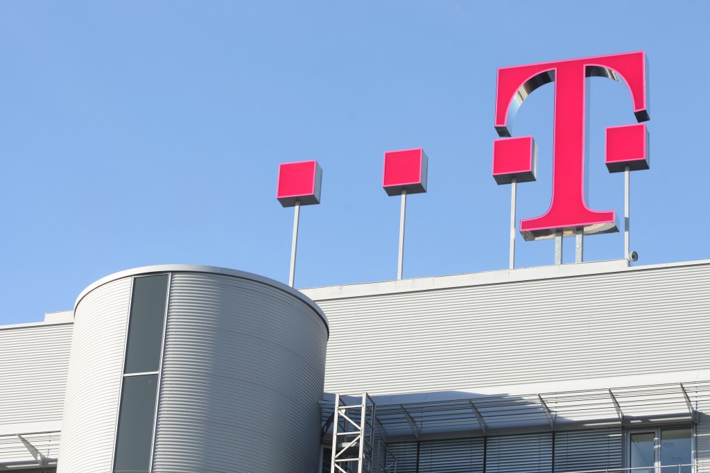 apfellike's tweet photo. Kostenlos im Mai: 500 MB #Datengeschenk bei der #Telekom https://t.co/DYU8ZgcSOW https://t.co/1a2LYrvxim