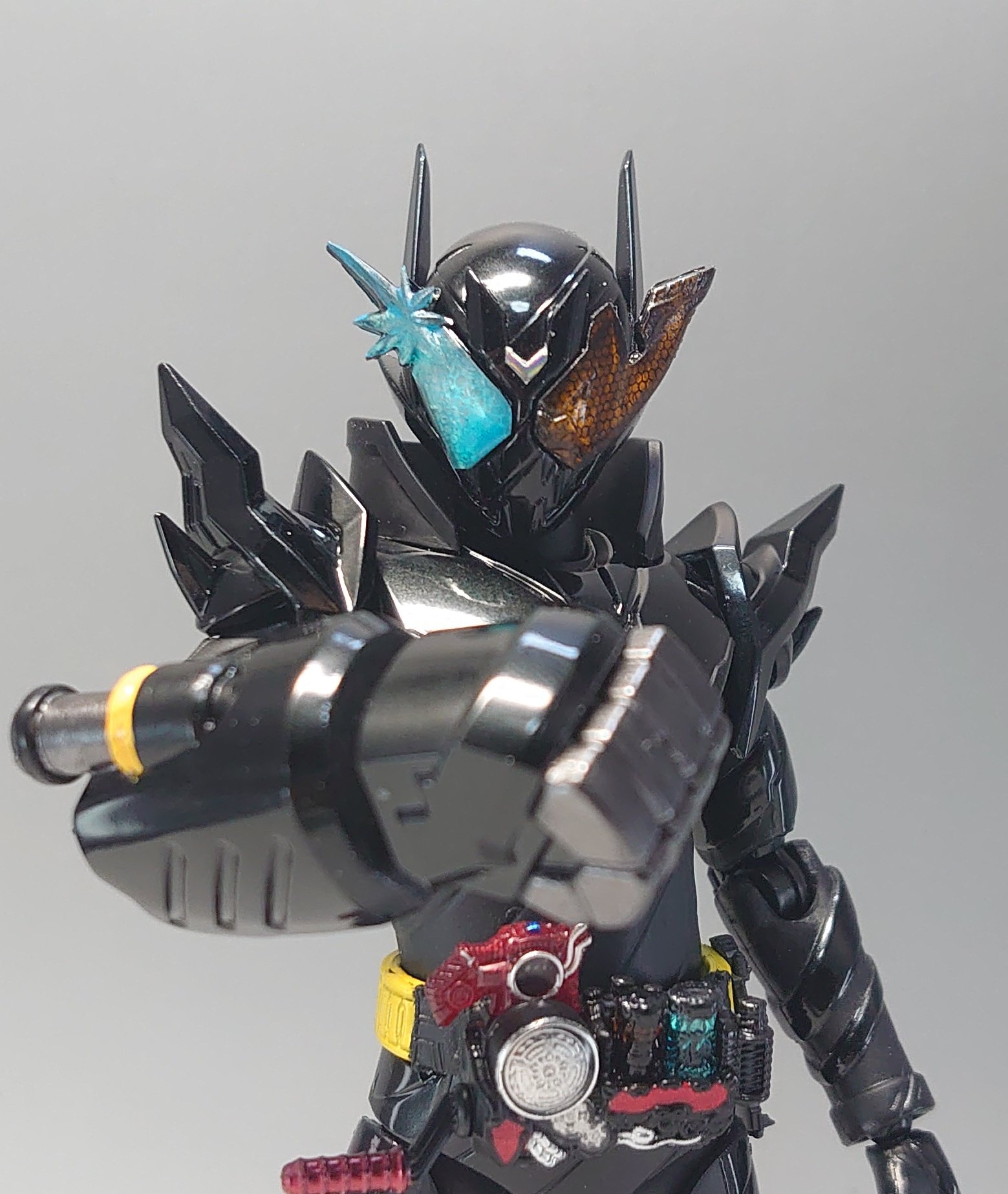 うらわざ スーパーベストマッチ 仮面ライダービルド ハザードフォームで本編未登場のゴリラモンド ニンニンコミックを製作してみました ニチアサフィギュア改造部 造って遊ぼ うらわざ工房 T Co U1oy15bujz Twitter