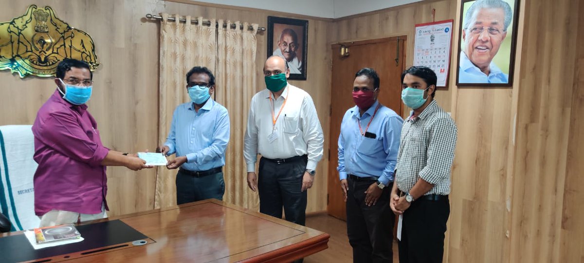 bankofbaroda's tweet photo. Employees of #BankofBaroda Kerala, contributed Rs 21,27,351 to Kerala Chief Minister's COVID relief fund. The cheque was handed over by Mr. Ziyad Rahuman, Deputy General Manager (Dy. Zonal head) to Shri. Kadakampally Surendran, Minister of Co-operation, Tourism and Development. https://t.co/Rnm7M321dd
