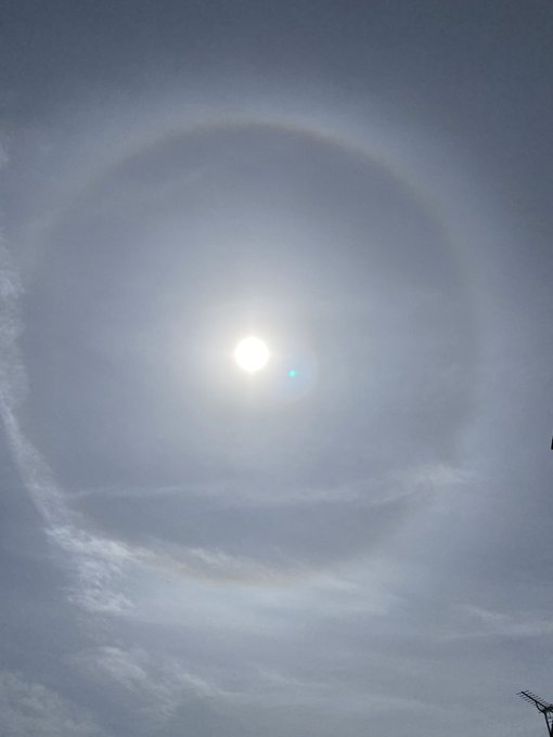太陽ハロのスピリチュアル的意味は 見ると幸運 不運どちらなの