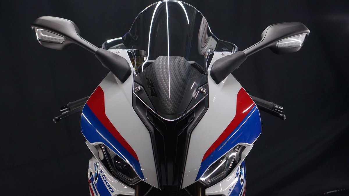 秋葉原udx駐車場バイク カーウォッシュsnap 白黒家さん Bmw S1000rr を洗車させていただきました ご利用ありがとうございました Bmw S1000rr ツイレポ