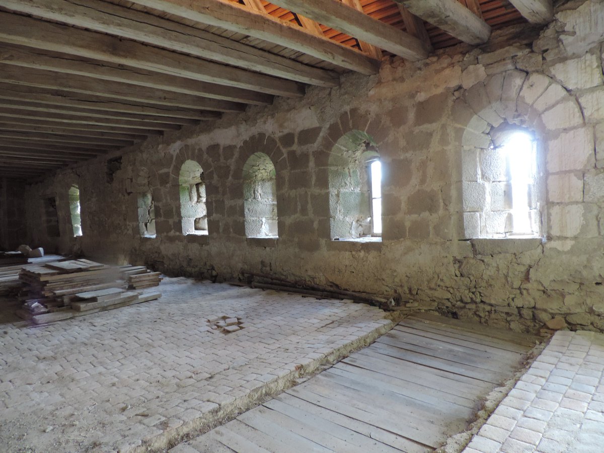 SJPSalisbury's tweet photo. #Dormitory of the #Grandmont #monastery at #Bronzeaux https://t.co/MLvH9blJhO