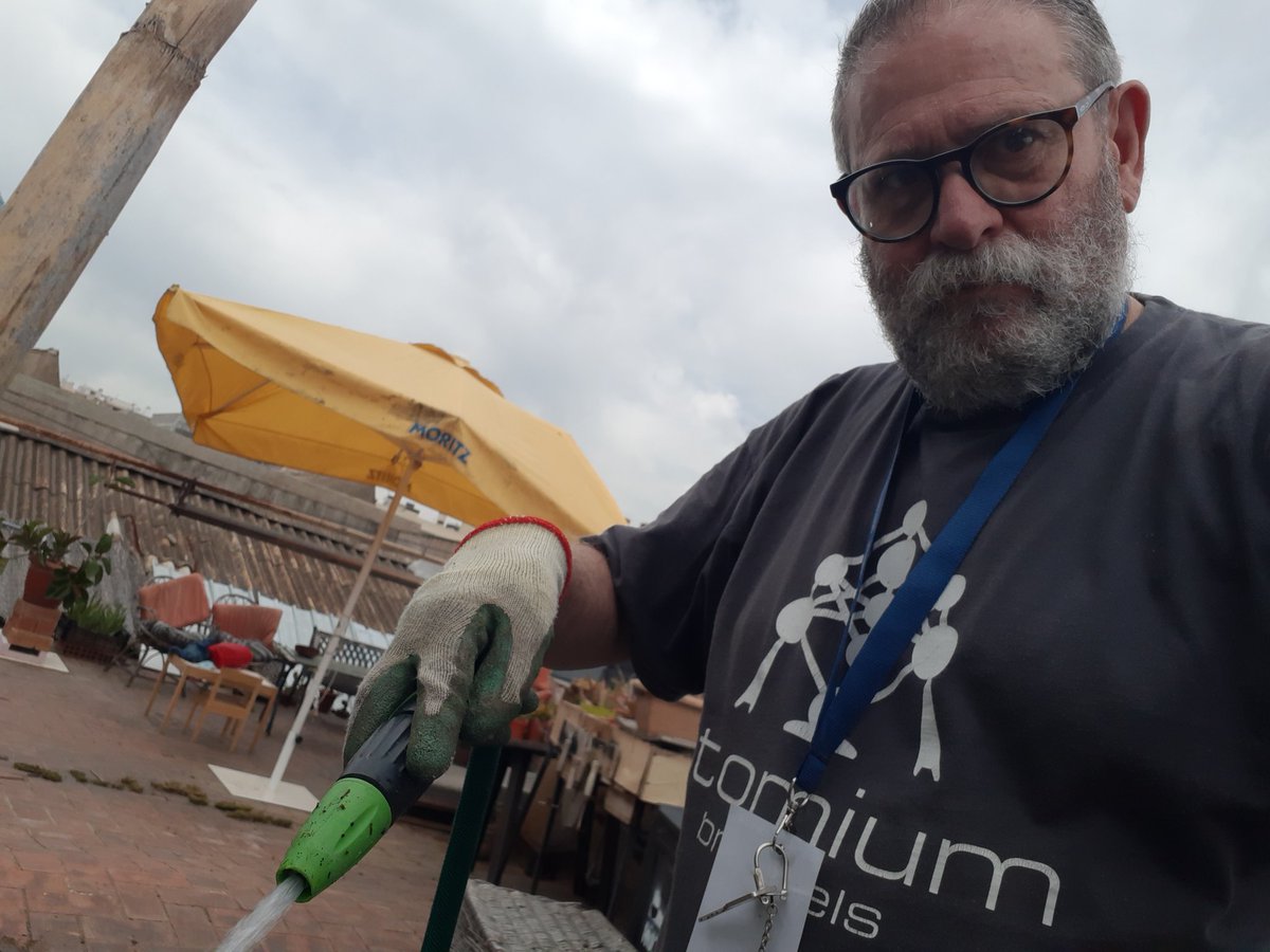 lfilella's tweet photo. Planter de temporada per a l'Horstik de la @Naubostik https://t.co/WQelDDKbZu