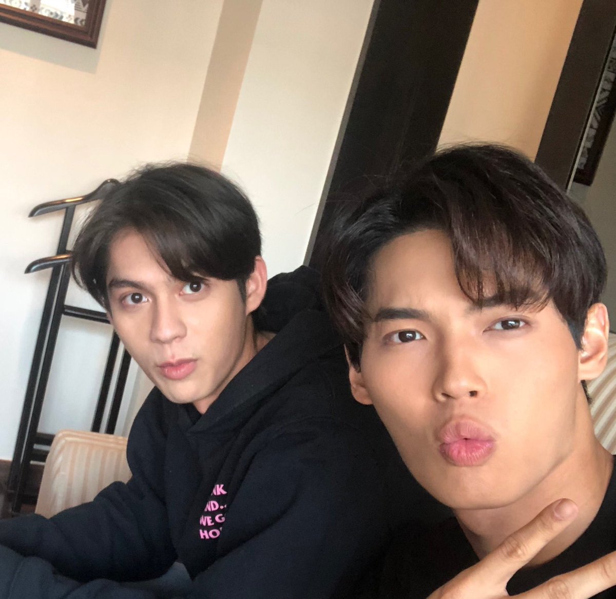 WmoBvc's tweet photo. ทุกค้นนนนน ใครรีทวิตเรารอหน่อยนะ เราฟอลจนทวิตบอกพักก๊อนนนนนเดี๋ยวจะตามฟอลให้นะคะ~ #100ฟลวforเทรนไบร์ทวิน https://t.co/wtbT52wuV6