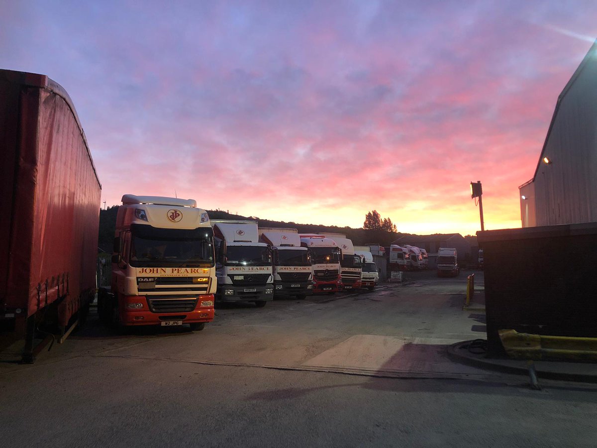 pearcetransport's tweet photo. A beautiful photo taken by Night Shift Manager Julian in the early hours.While everyone is tucked up in bed our staff are working hard to get the vehicles ready for the next day's deliveries. It's great to take 5 minutes time out to appreciate little things. #MentalHealthMatters https://t.co/qYTpDYOT24