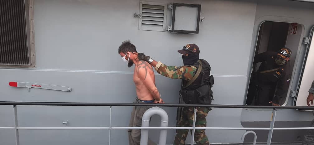 pezleon_jakmate's tweet photo. Maduro Tu Piensas que un Marine o un Boina Verde Deja Atrás a uno d los Suyos? Recuerda que TU y los TUYOS tienen Precio, Alborotaste un Avispero, Preparate x que Vienen Nubes d Avispas y No Seran Tan Suaves como hasta Ahora.. Aquí No Hay Honor Militar Ellos se Matan entre Si... https://t.co/2SfHr135Q4