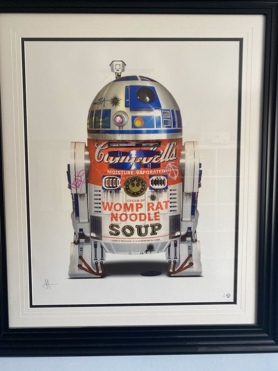 #whatsthat in the background is what I keep getting asked when doing video calls.  So, its R2-D2 by @JJAdamsArt - whats on your wall? Post if you like !
#staysafe