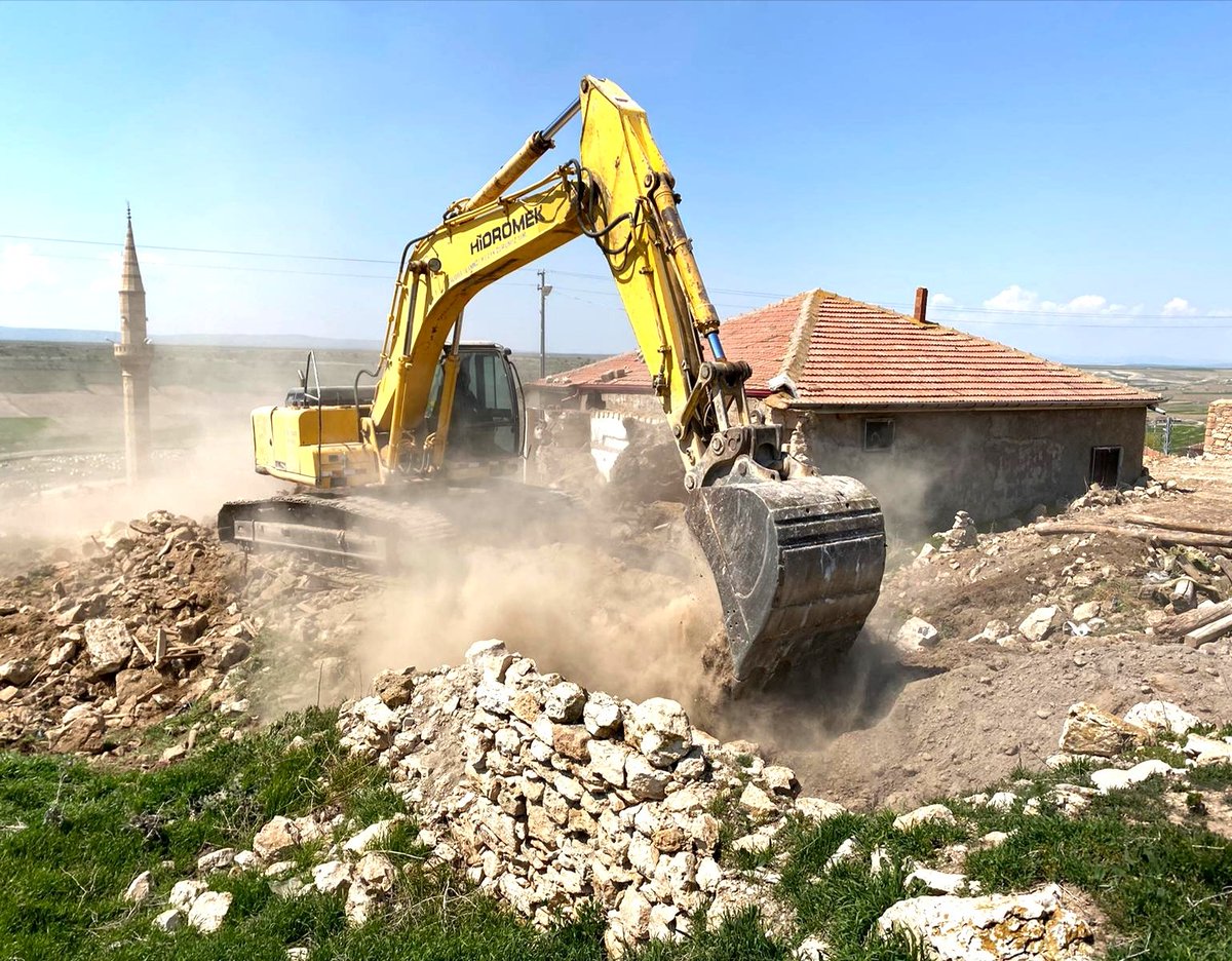 kamildurucat's tweet photo. *Kendi sağlığınız için*,
*Sevdiklerinizin sağlığı için*,
*Hepimizin sağlığı için*

🏡LÜTFEN EVDE KALIN🏠
(Biz sizin için çalışıyoruz) 

#EvdeKal #salı #COVID19 #koronawirus @drfahrettinkoca https://t.co/bs4RTELzow